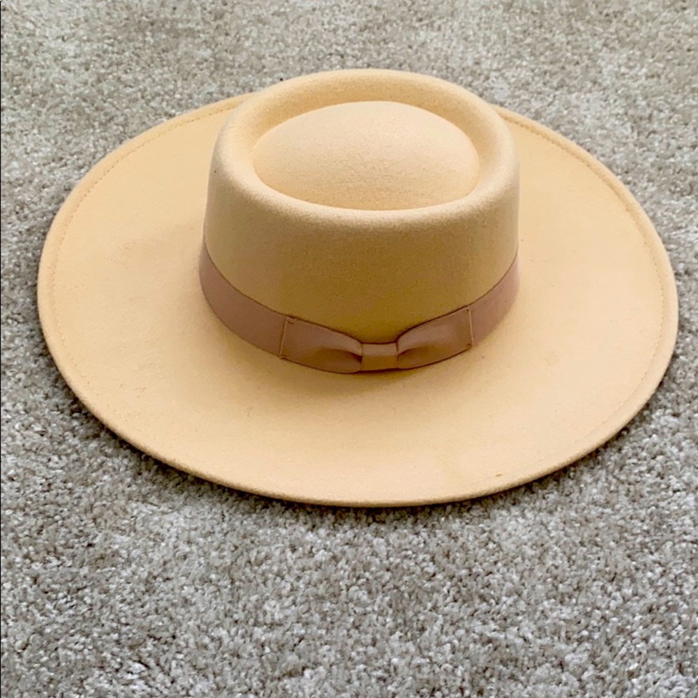 NWT Wide Brim Hat